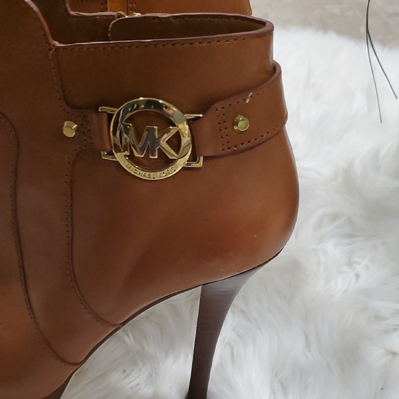 Flawed Michael Kors Brown Leather  Heeled Ankle Boots Booties - Picture 13 of 14